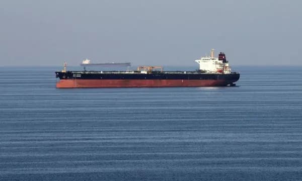 Irani ngulmon se Hormuzi do të mbetet i mbyllur