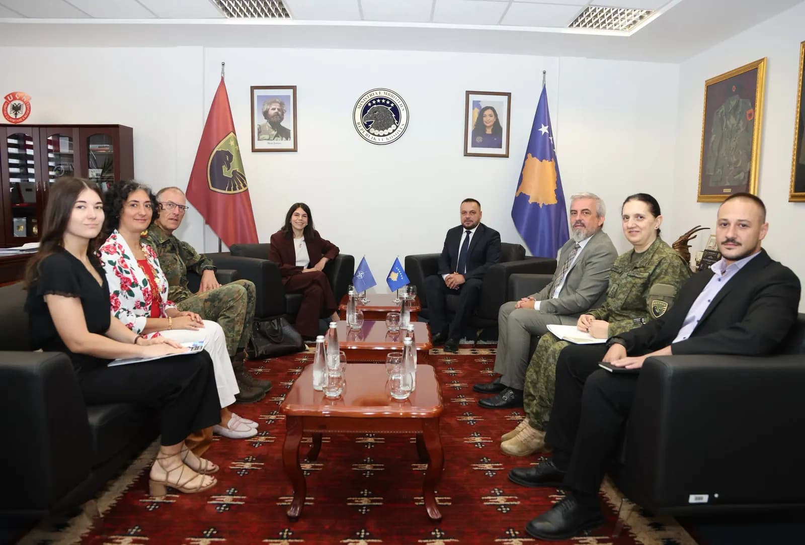 Maqedonci pret zyrtaren e NATO-s, diskutojnë për sigurinë në rajon