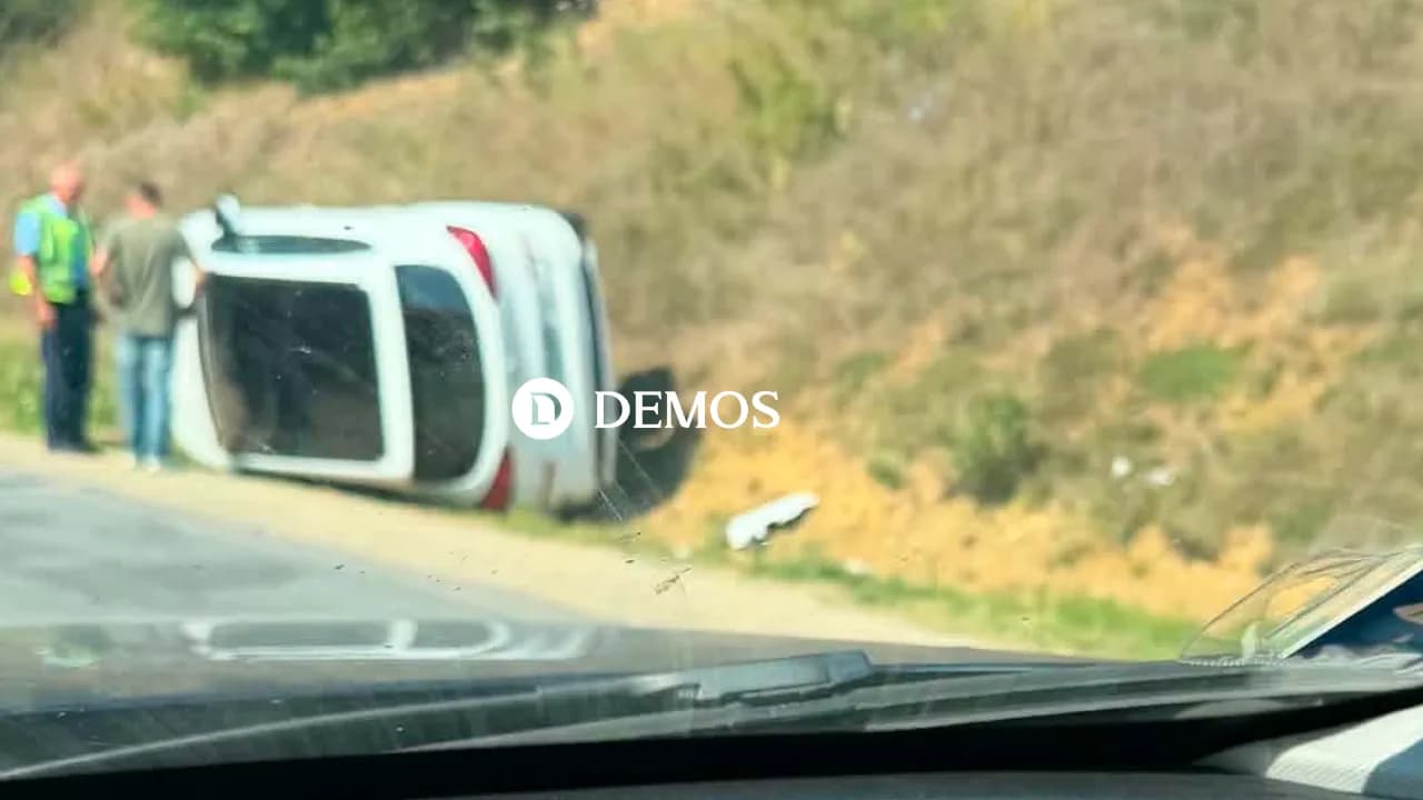 Vetaksident në Llaushë, vetura rrokulliset e del jashtë rrugës