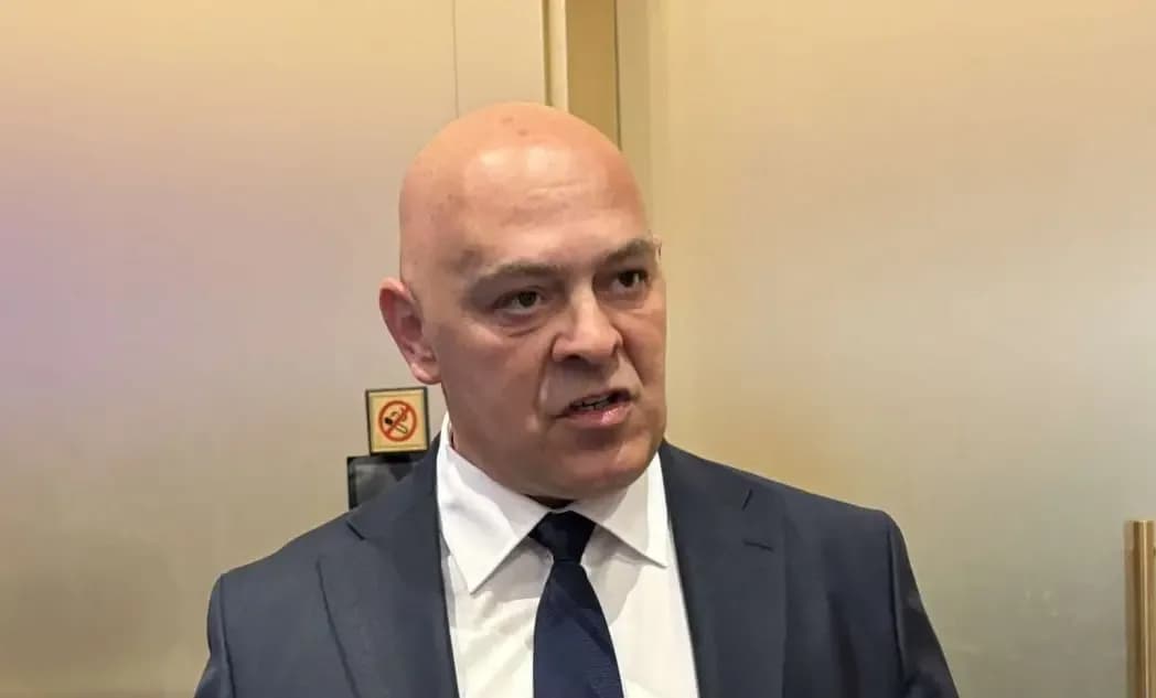 Protesta e komunave, Gjini fton qytetarët për pjesëmarrje: Nesër ngremë zërin!