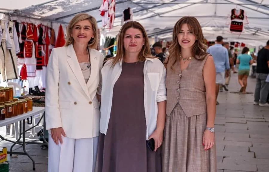 Haxhiu viziton panairin “Gratë në Biznes”: Mbështetje për ndërmarrëset vend