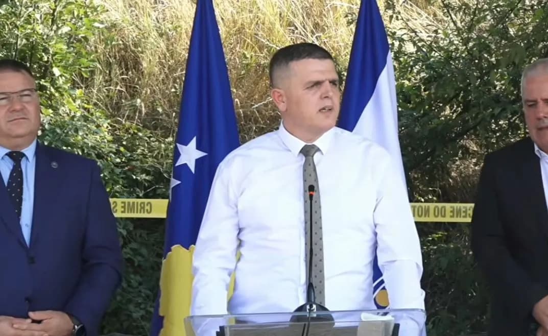 Spahiu: Ushtria jugosllave s’u çarmatos, armatimi i tyre mbeti në posedim edhe pas luftës në Kosovë