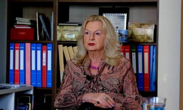 Tahiri: Zbatimi i Kushtetutës është prioritet, pastaj vjen ndarja e pushtetit mes pozitës dhe opozitës