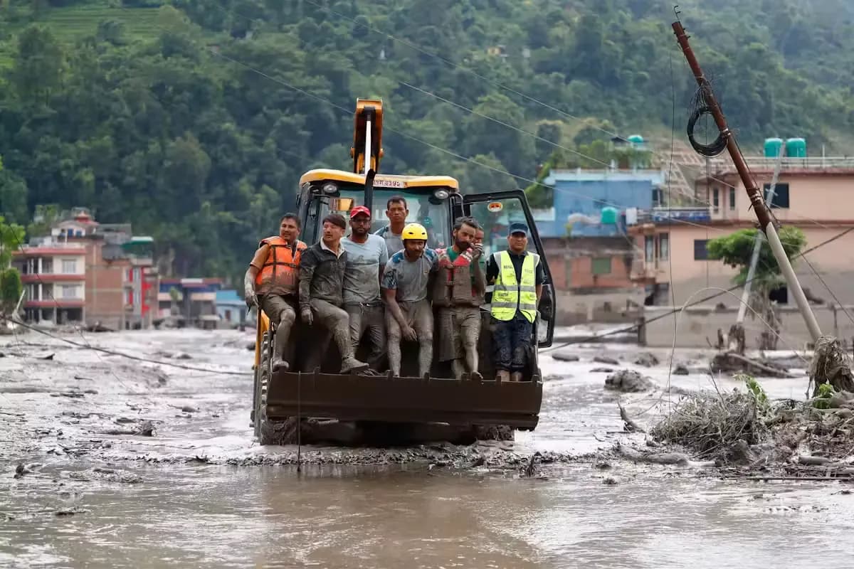 Paralajmërim i ri për përmbytje në Nepal