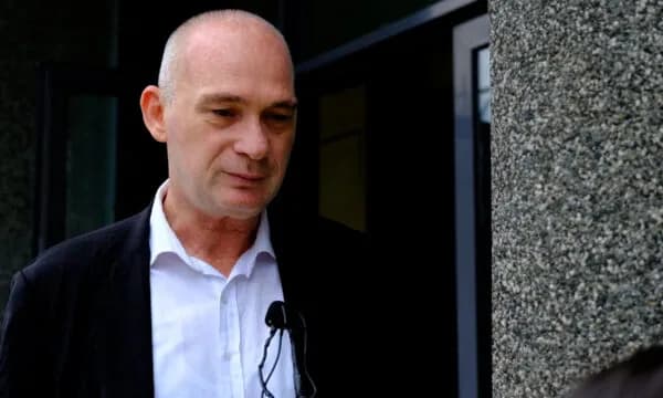 Humolli: Përgjegjësia për ngërçin në Kuvend është e deputetëve, VV-ja duhet të bëjë kompromis me opozitën