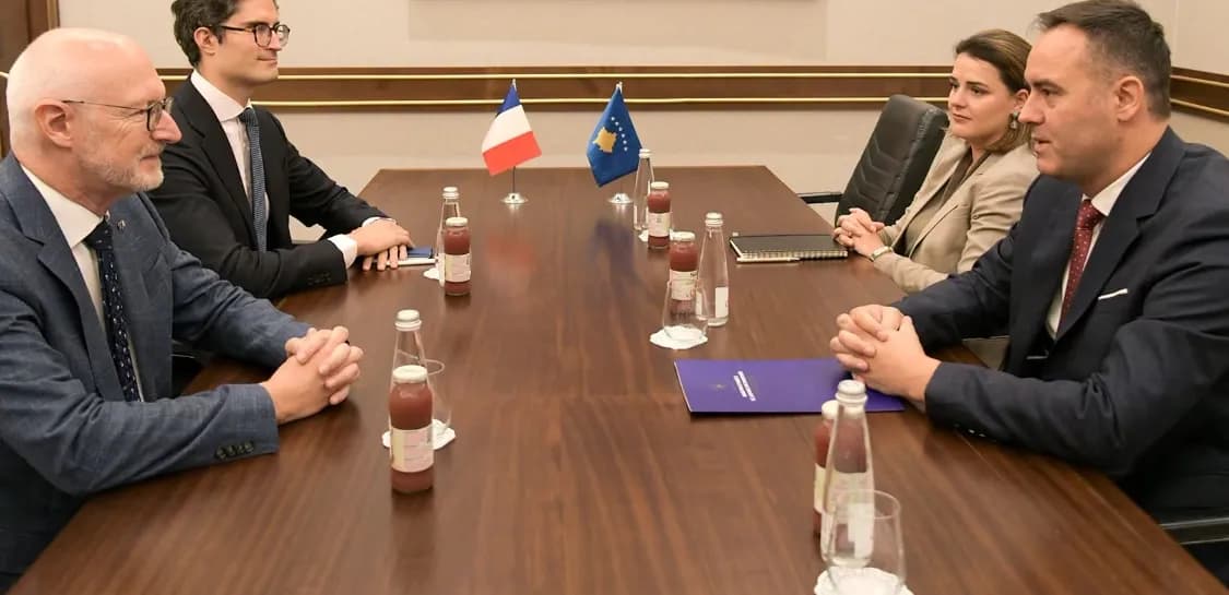 Konjufca pret në takim lamtumirës ambasadorin francez Olivier Guerot