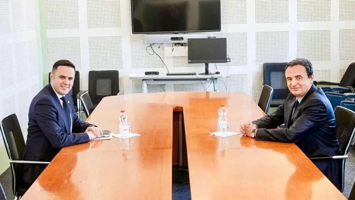 Kurti-Abdixhiku pa takim të ri, analistët: Po kalkulohet procesi zgjedhor