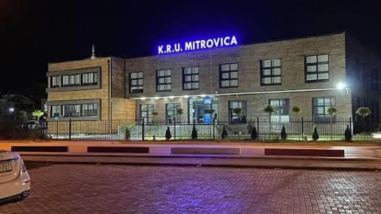 Ndërpritet furnizimi me ujë në Spitalin e Mitrovicës së Veriut, KRU “Mitrovica” po punon për sanimin e defektit