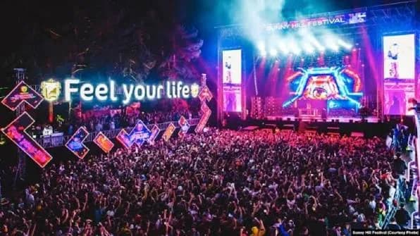 Nga “ankesa” që s’performoi Dua Lipa te kërkesat për të gjetur të dashur, vizitorët flasin përr Sunny Hill