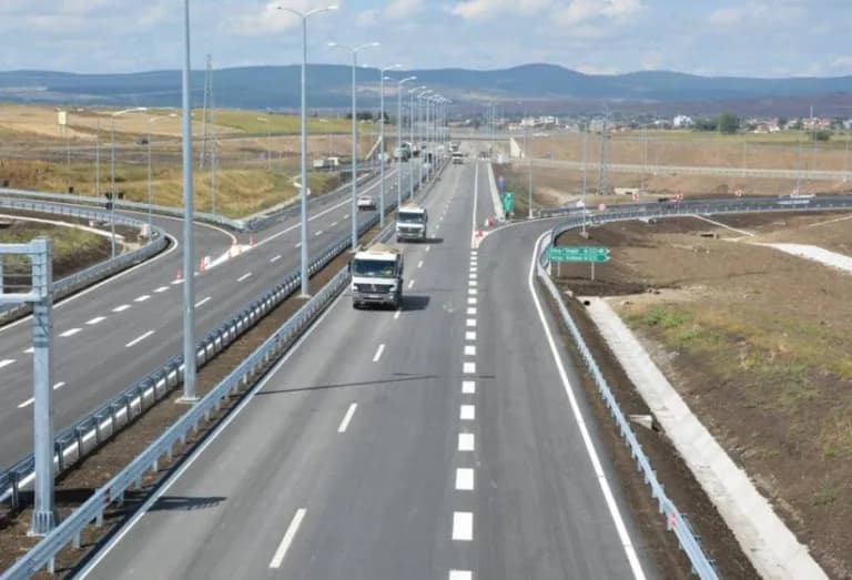 Sot do të ketë kufizime për automjetet mbi 20 tonë