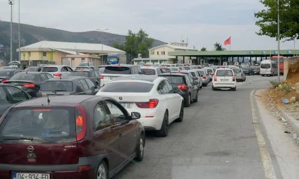 Fluks i lartë në Morinë, mbi 200 mijë hyrje nga Kosova në vetëm një javë