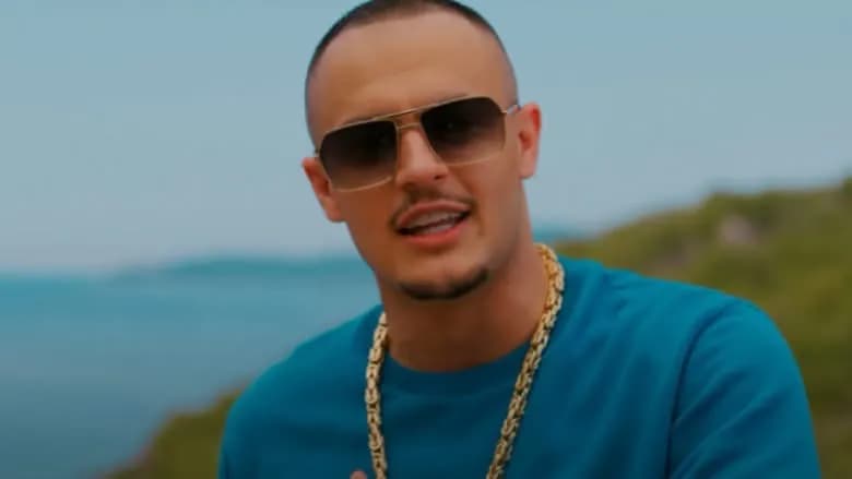 Pas incidentit me fansin në Gjakovë, reagon Don Xhoni