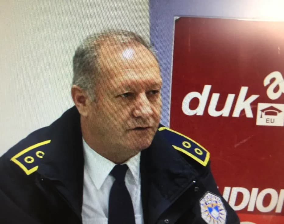 “Zëri” i Policisë në Pejë pensionohet, togeri Fadil Gashi mbyll karrierën pas 35 vitesh shërbim