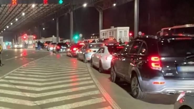 Pritjet kufitare: Hani i Elezit më i ngarkuari me 20 minuta
