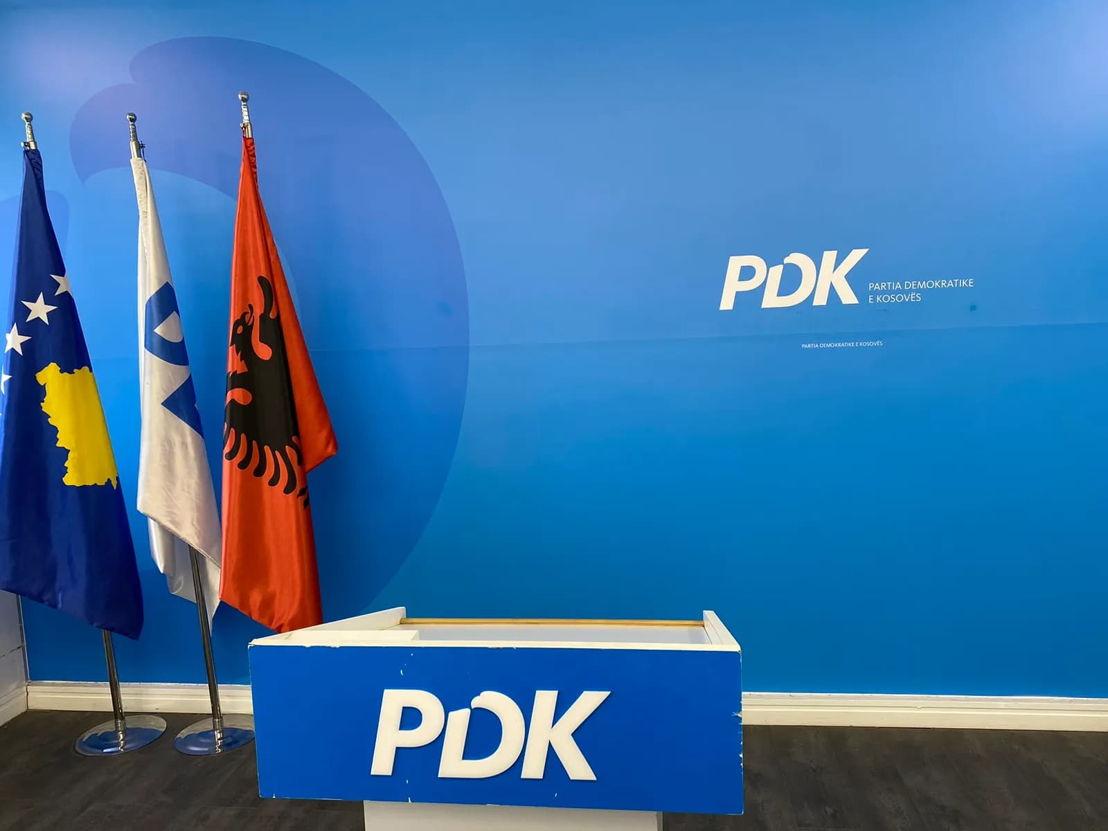 PDK zhvillon sot aksion simbolik para Kuvendit