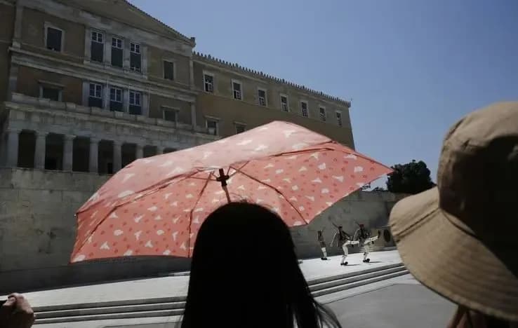 Valë e të nxehtit në Greqi: Temperaturat arrijnë në 42 gradë