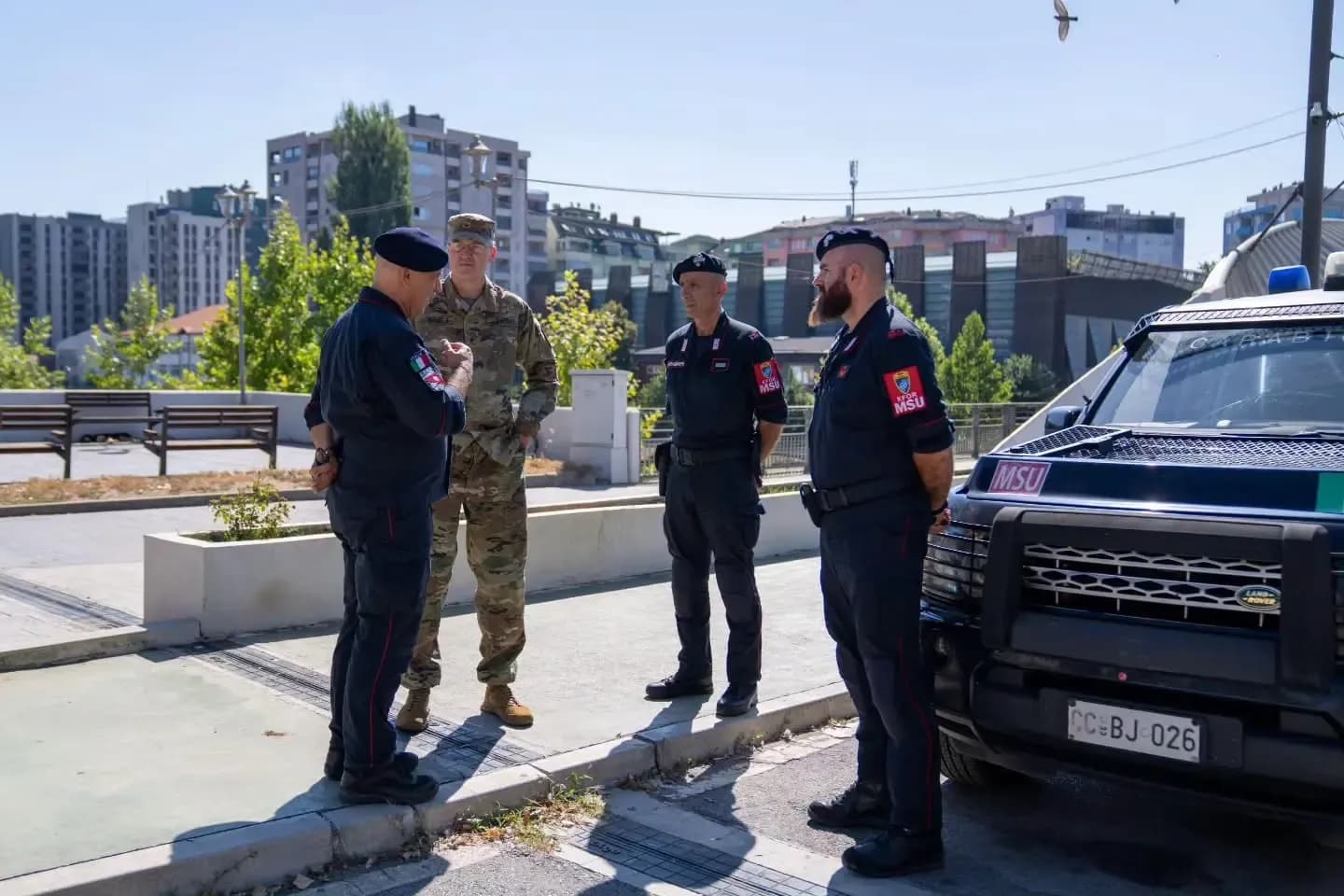 Shefi i Shtabit të KFOR-it viziton Urën e Ibrit: Po e ndryshojmë pozicionimin, të gatshëm për t’u përgjigjur nëse nevojitet