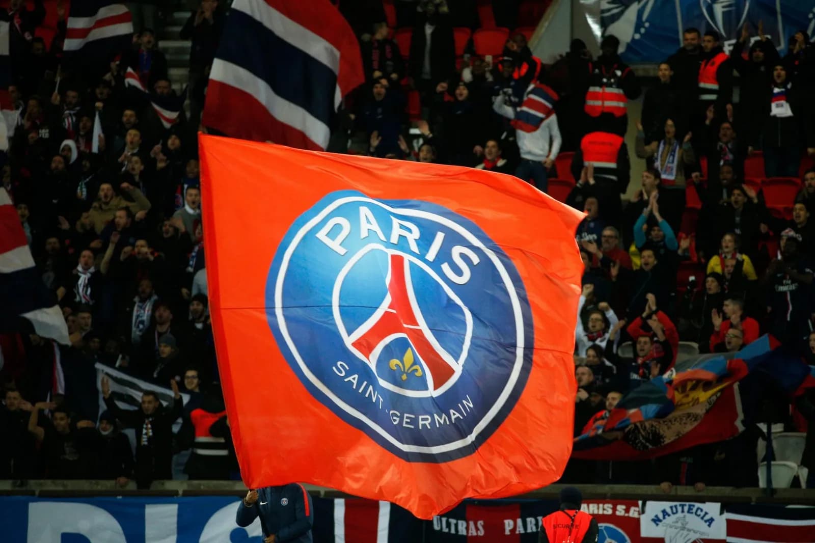 50 milionë euro blerje, PSG njofton blerjen e madhe