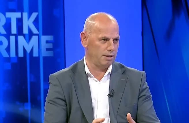 Lladrovci: Sjellja normale në situatë jonormale është “non sens”