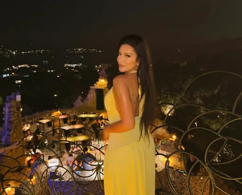 Ronela Hajati në darkë romantike, pamja e saj merr vëmendjen