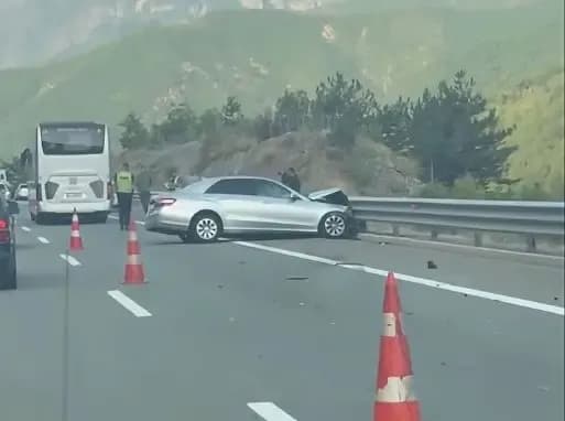 Aksident në Rrugën e Kombit, policia në vendin e ngjarjes