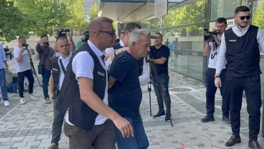 Aktakuza ndaj Sinisha Spasiqit: Vrasja e anëtarëve të familjes Ujkani në Reznik të Vushtrrisë, djegia e trupave dhe shtëpive