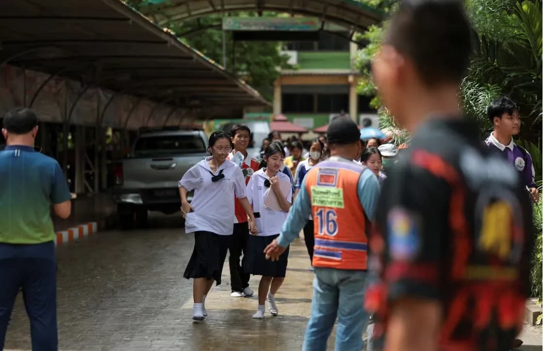 Tajlandë: Adoleshenti vret gjyshërit, 6 persona në shkollë dhe veten