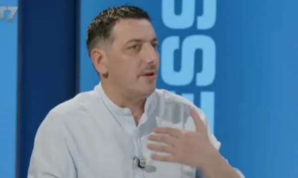 Valon Syla për Shehollin: Shërbimet nuk i arrestojnë asetet e tyre për t’i kënaqë fanatikët dhe elektoratin