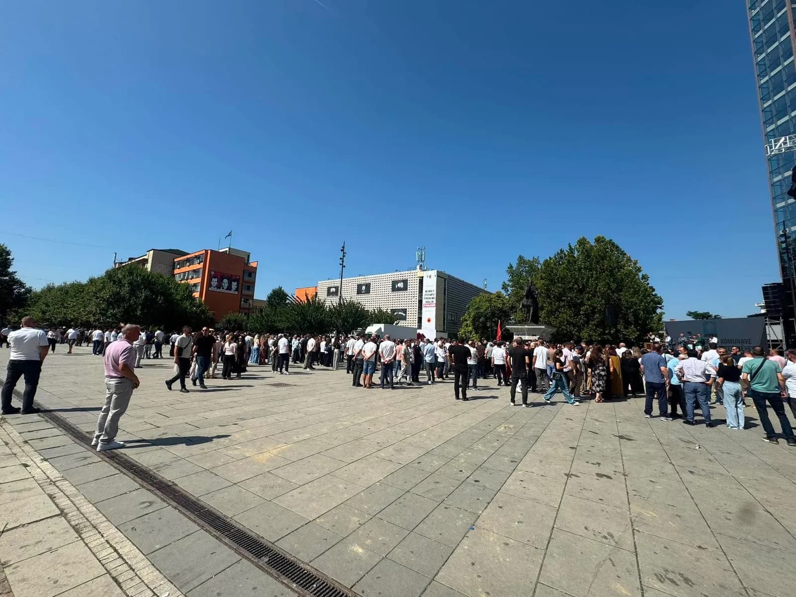 Nis protesta e komunave te Qeveria, marrin pjesë edhe kryetarët