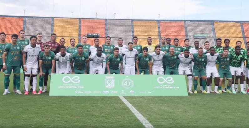 Chapecoense dhe Atletico Nacional, në fushë 10 vjet pas katastrofës ajrore të 2016