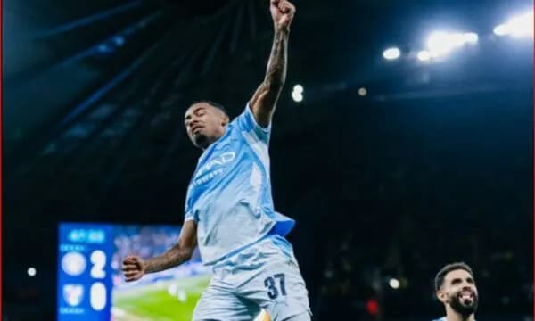 Manchester City shkatërron Norwichin 5-0 dhe kalon bindshëm në raundin tjetër të Carabao Cup