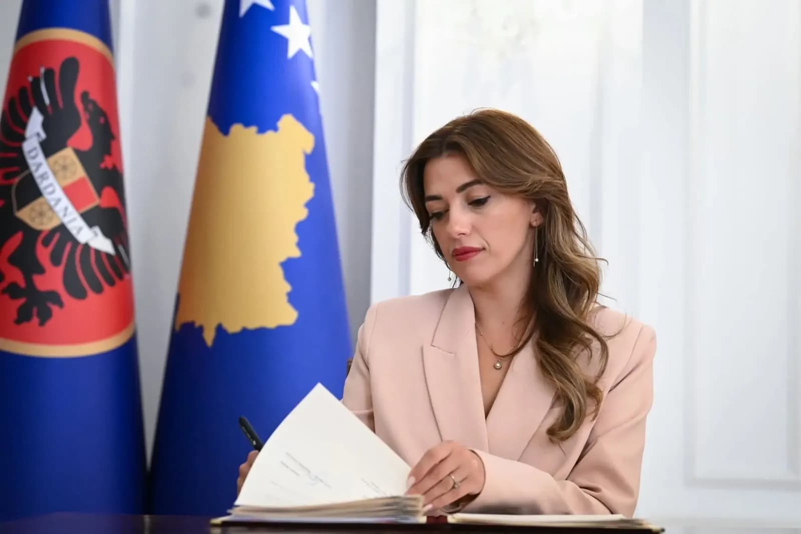 Haxhiu i liron nga detyra 18 gjyqtarët serbë që kishin dhënë dorëheqje në 2022-tën