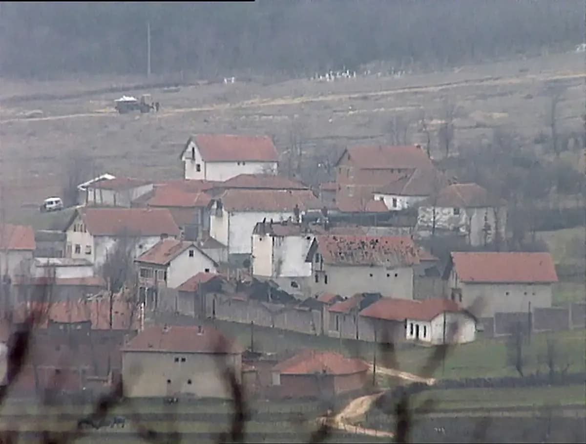 Detaje nga aktakuza për Prekazin ’98, dëshmitari: Si u rrethua lagjja Jashari?