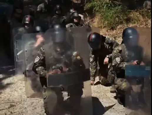 KFOR zhvillon stërvitje me helikopterë në kampin “Sparta” në Deçan