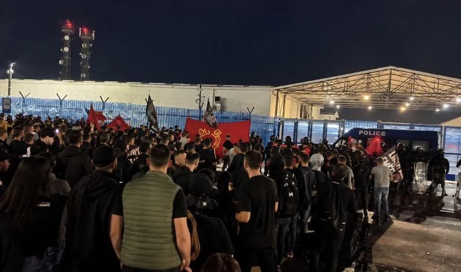 Protestuesit nuk ndalen, nga sheshi ‘Skënderbeu’ marshojnë për te EULEX-i