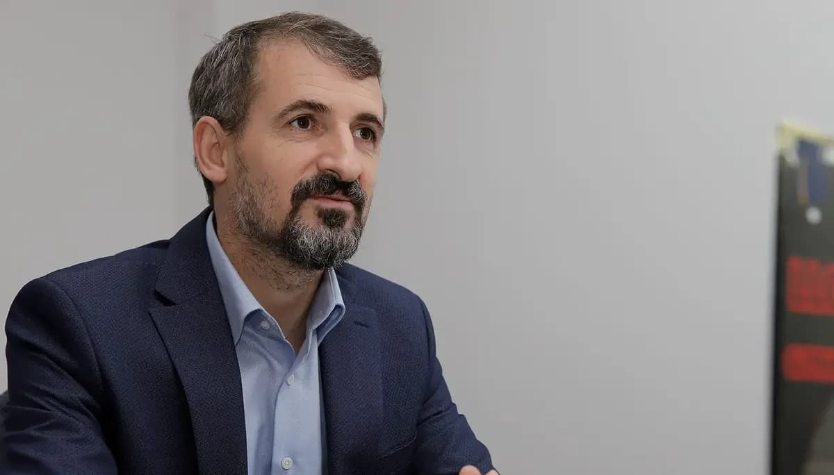 Miftaraj: Kuvendi nuk u konstitua, një tjetër shkelje kushtetuese nga Kurti e Haxhiu