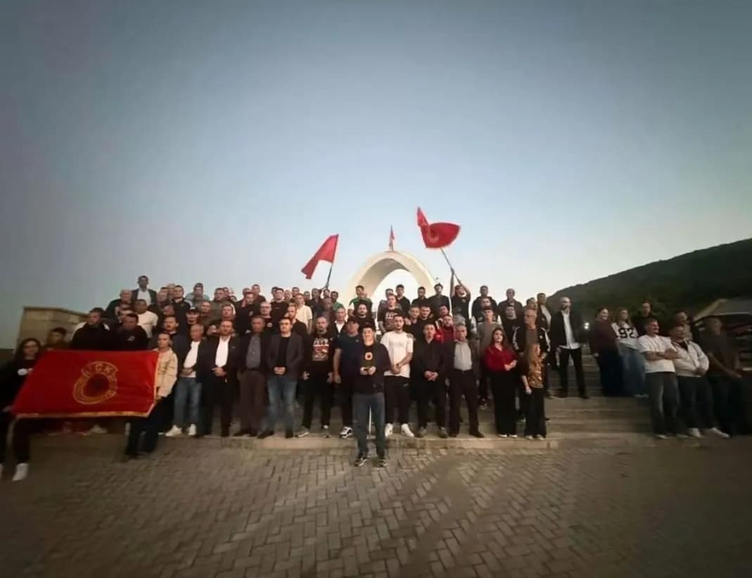 Reçaku çohet në këmbë: “Vendimi për krerët e UÇK-së nuk është në emrin tonë”