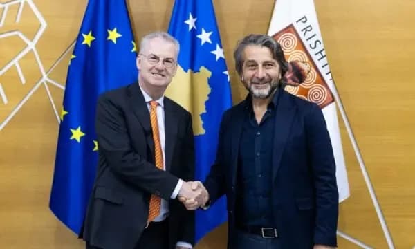 Ambasadori i BE-së takohet me Përparim Ramën, në fokus zhvillimi i Prishtinës