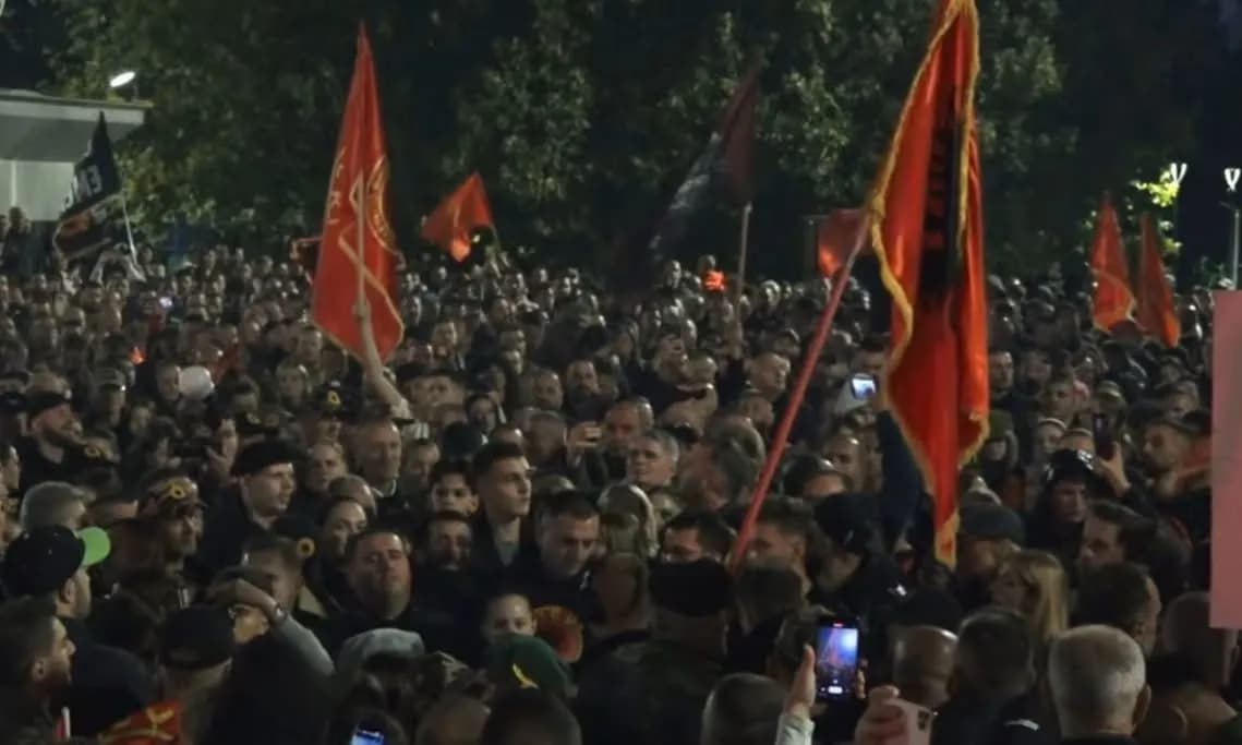 Nipi i Fahri Fazliut në natën e 11-të të protestës: Kërkojmë drejtësi dhe dinjitet për çlirimtarët tanë