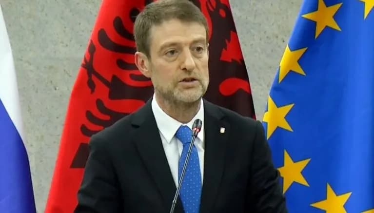 Hoxha kërkon avancimin e anëtarësimit të Kosovës në Kartën e Adriatikut: Ka mbetur pezull për shumë gjatë