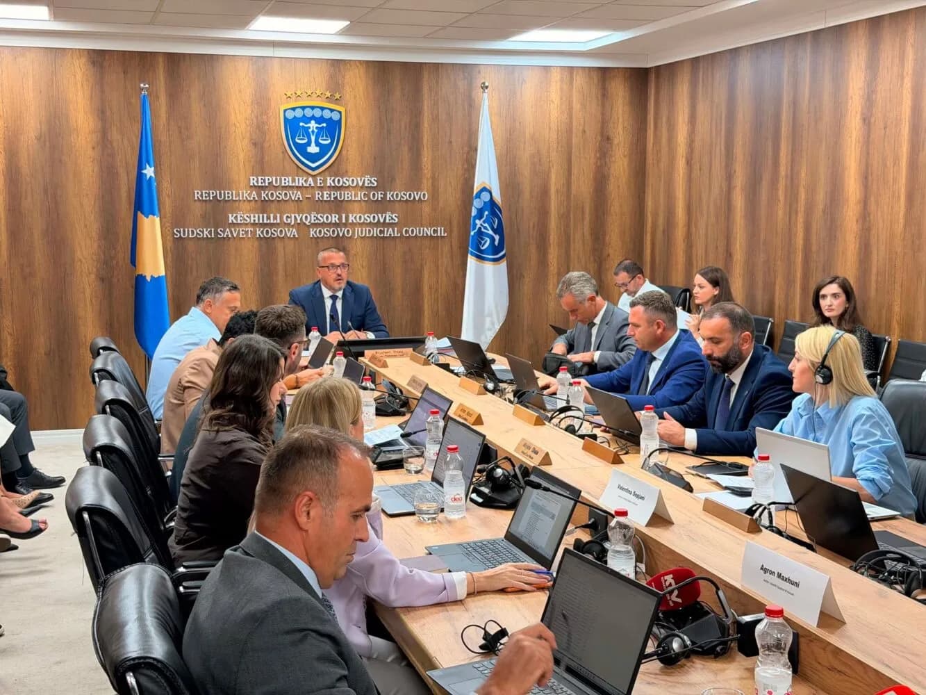 Rregulla të reja për gjyqtarët kosovarë -Do të kontrollohen edhe miqësitë e pëlqimet në rrjetet sociale