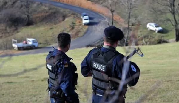 Kalojnë ilegalisht kufirin Serbi-Kosovë, ndalohet një kosovar dhe një malazez