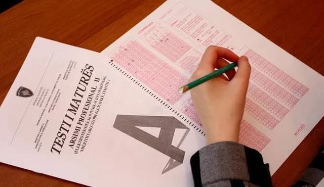 Publikohen rezultatet: Mbi 55% e nxënësve kalojnë Testin e Maturës