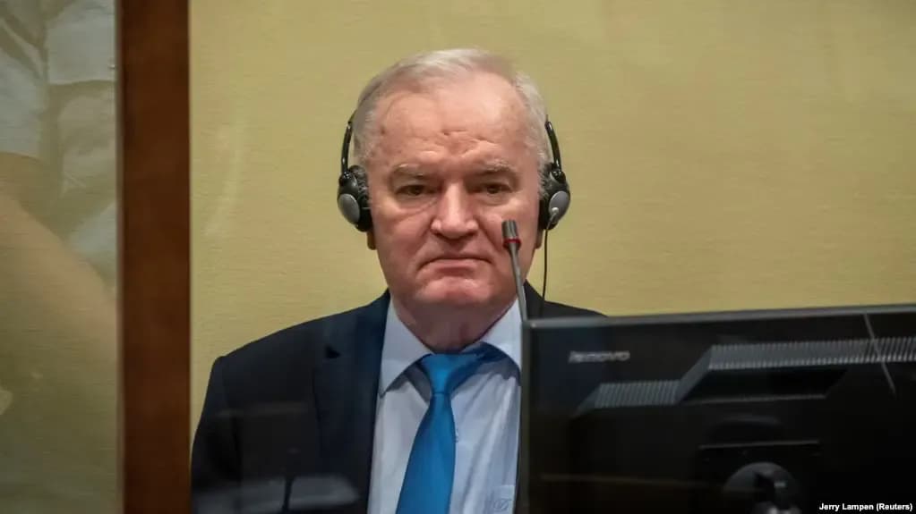 Trupi i kriminelit të luftës Ratko Mlladiq merret nga Haga, pasdite arrin në Serbi