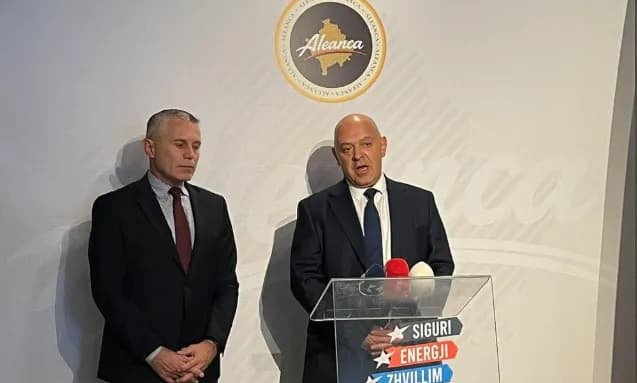 Gjini: A ju kemi thënë? Sot ishte edhe një maskaradë për ta blerë kohën