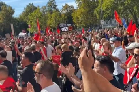 Dy orë mbështetje për ish-krerët e UÇK-së, protesta në Cyrih përfundoi pa incidente