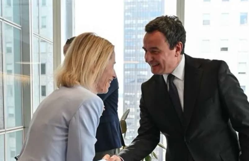 Kallas pas takimit veçmas me Kurtin dhe Vuçiqin: Marrëveshjet e arritura përmes dialogut janë të detyrueshme