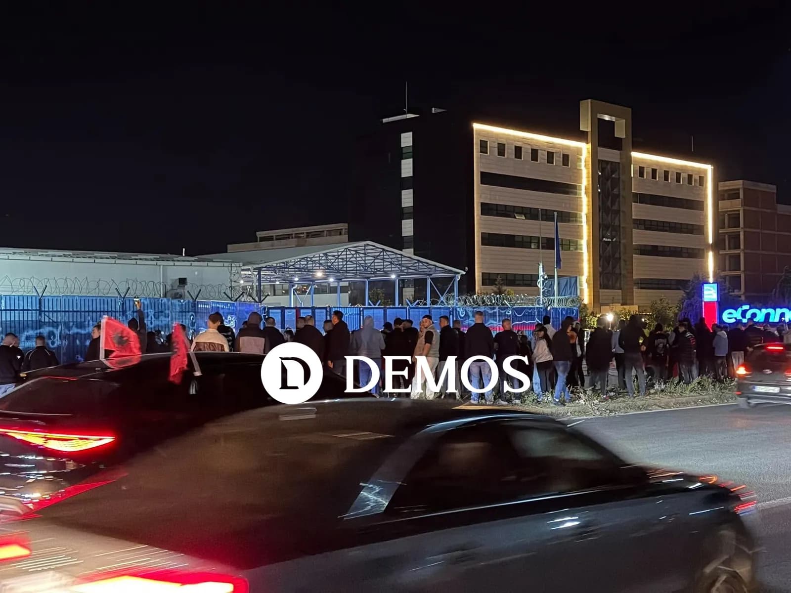 Dy protestues u shoqëruan në polici, njëri u ndalua për 48 orë protesta