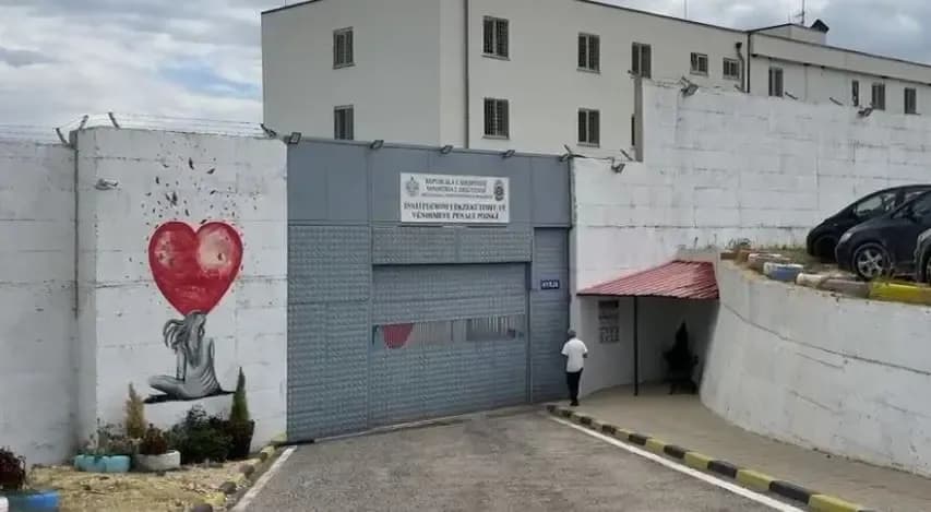 Shqipëri: Lirohet 33-vjeçarja që ndodhej në burg me foshnjën