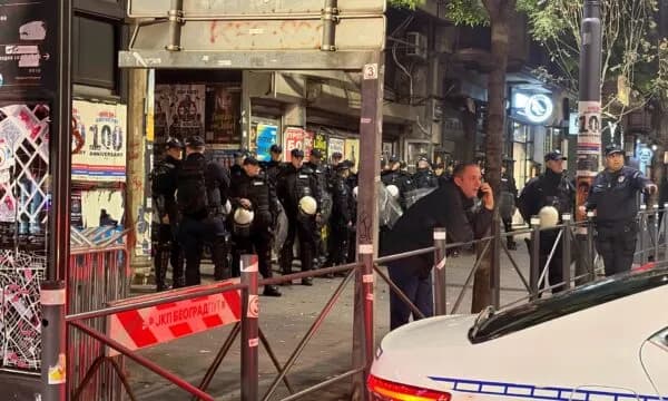 Policia e rrethon KQZ’në e Serbisë, aktualisht as gazetarët s’lejohen të afrohen